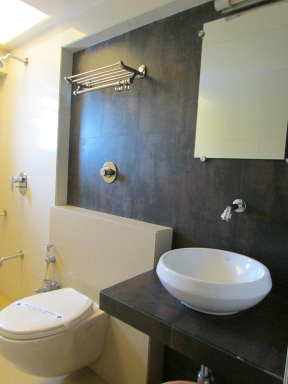 Hotel Mourya Residency Thane Eksteriør bilde