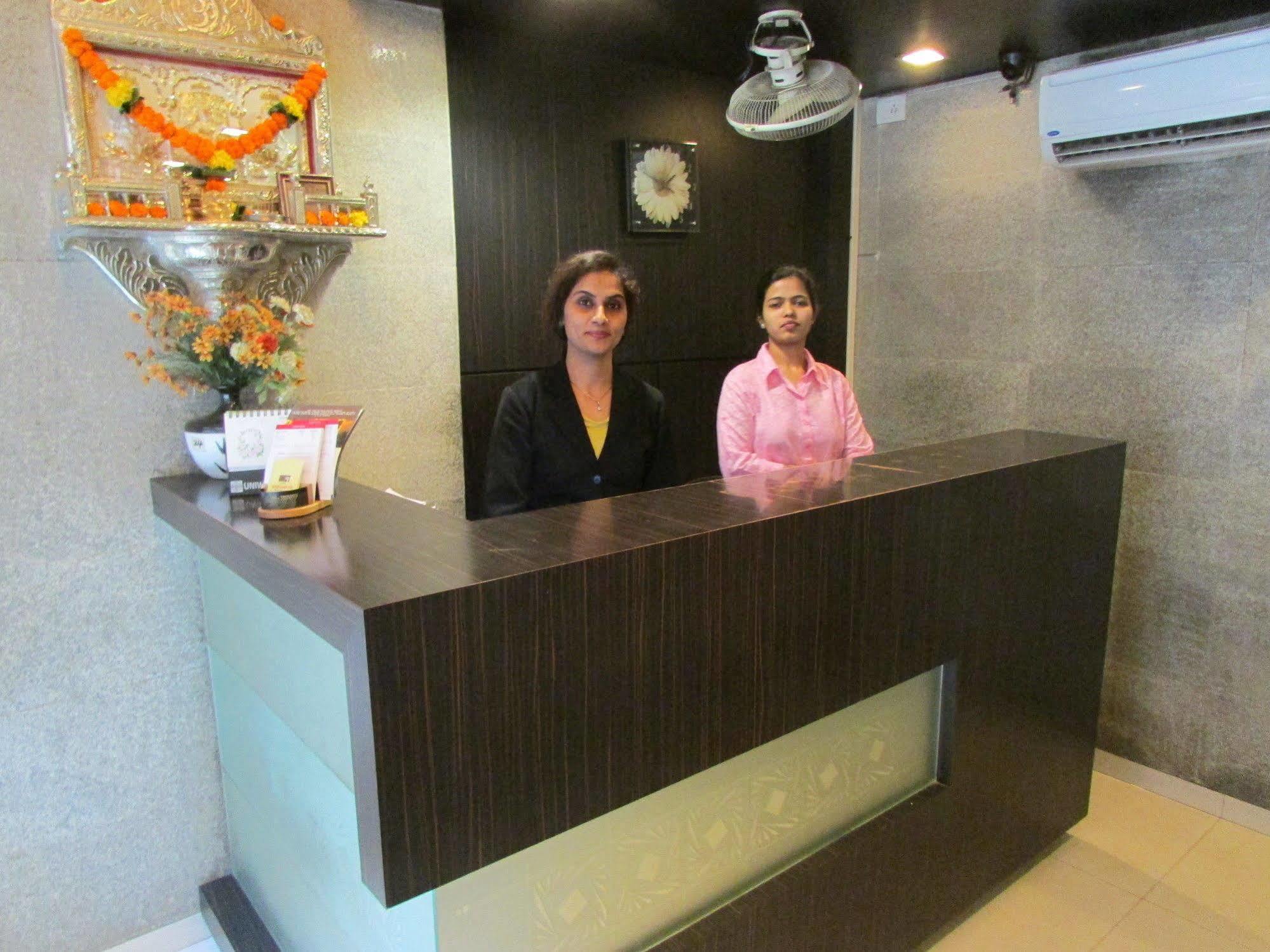 Hotel Mourya Residency Thane Eksteriør bilde