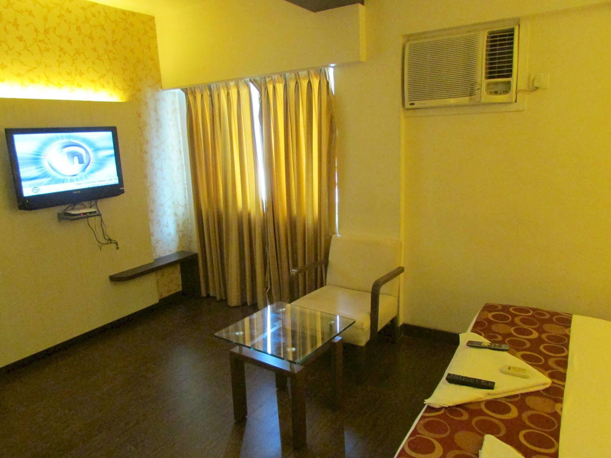 Hotel Mourya Residency Thane Eksteriør bilde