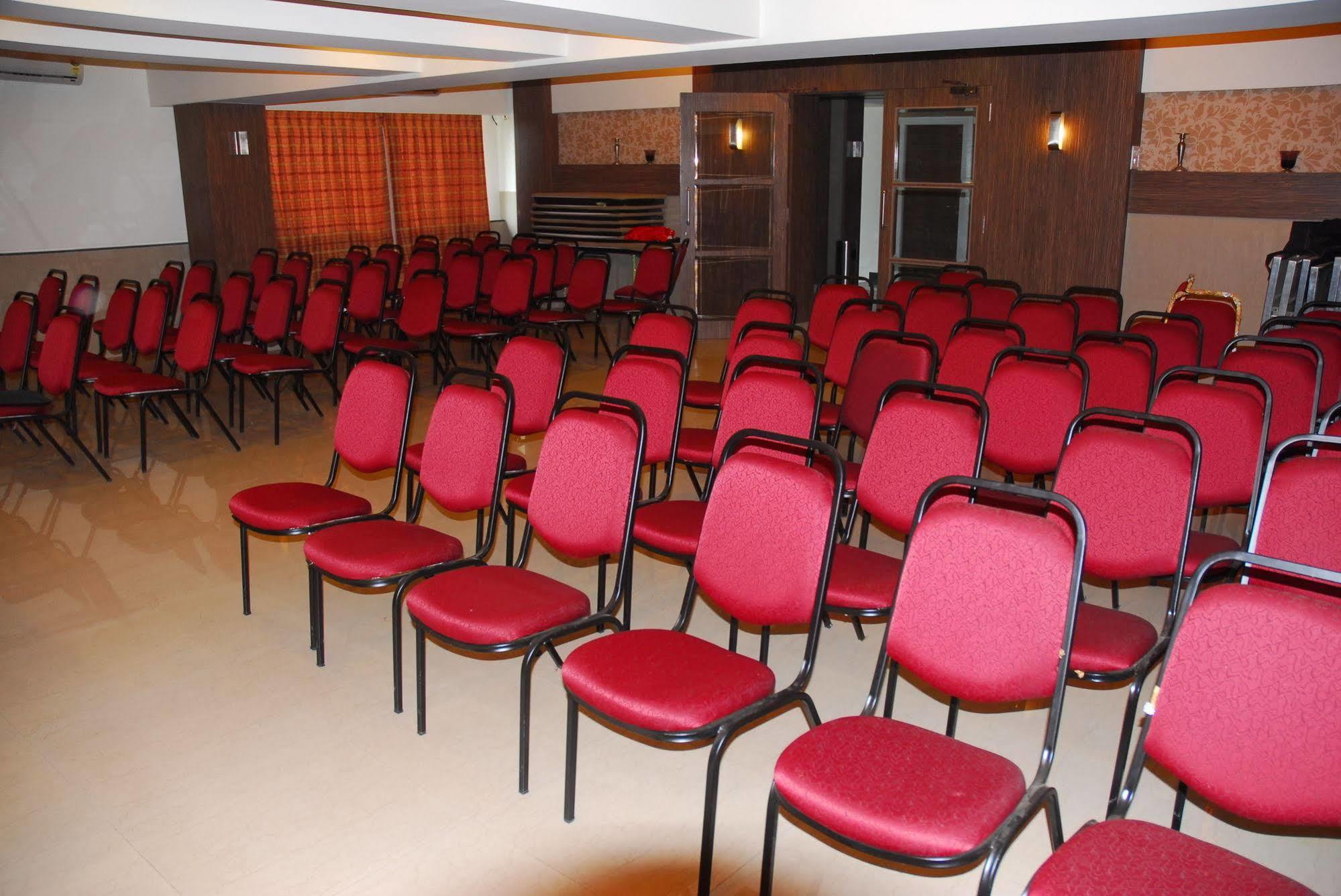 Hotel Mourya Residency Thane Eksteriør bilde