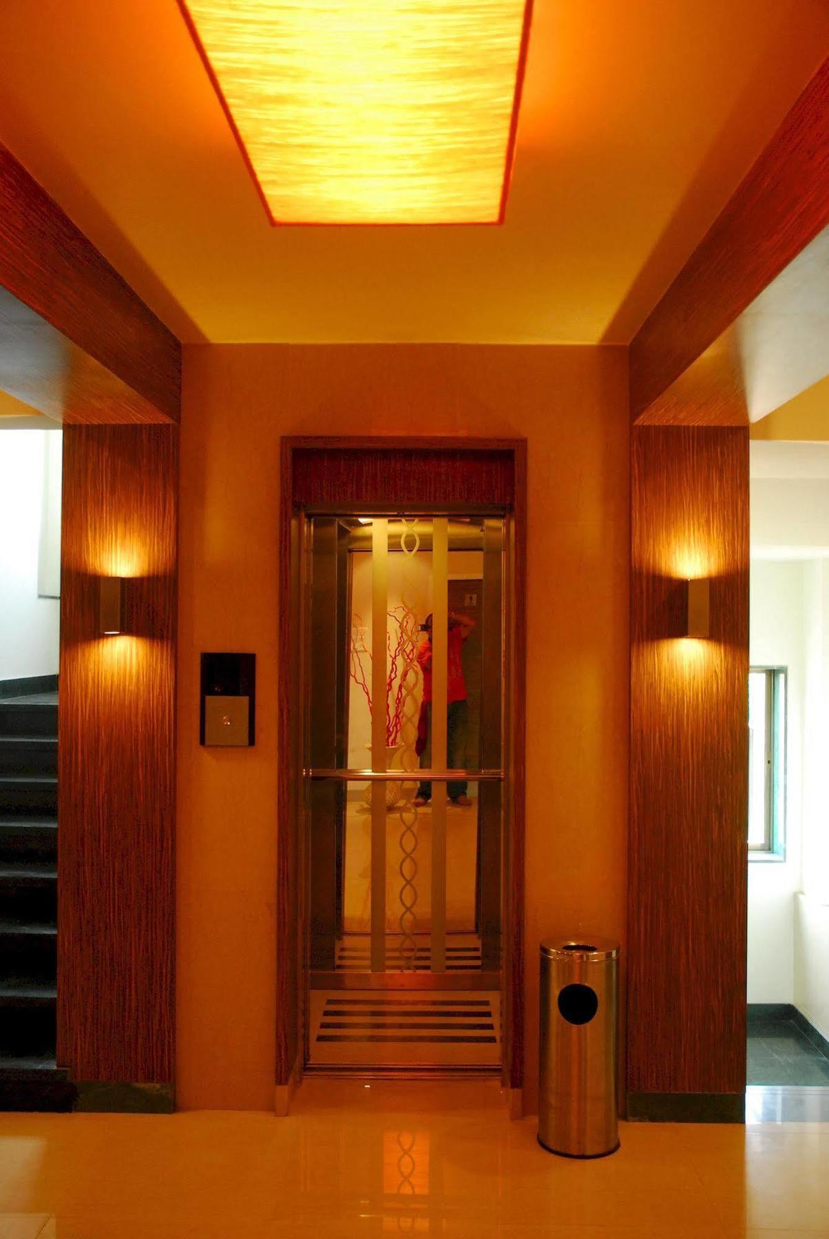 Hotel Mourya Residency Thane Eksteriør bilde