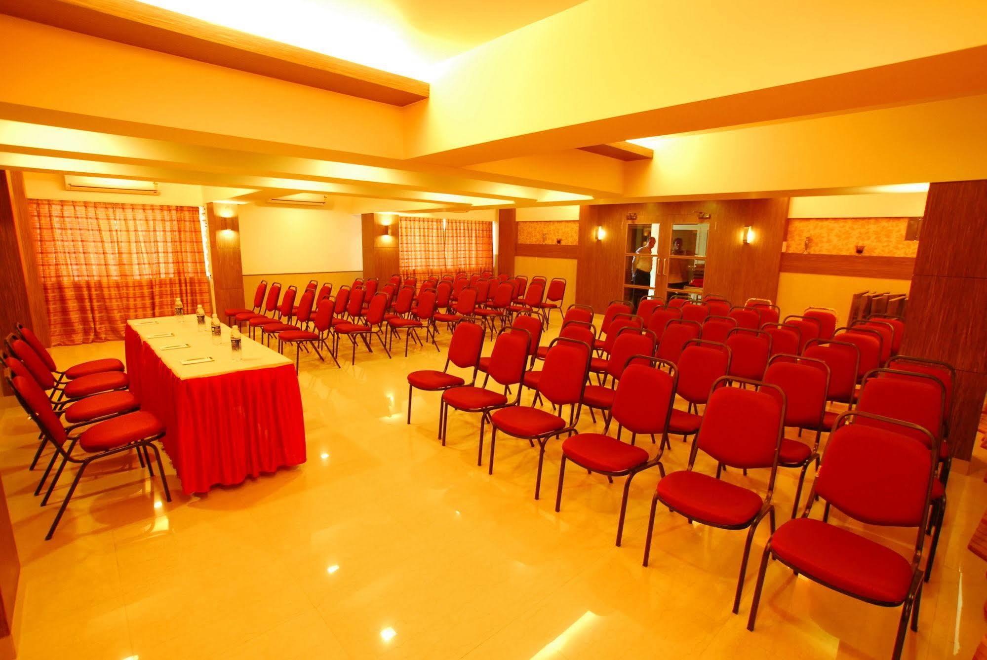 Hotel Mourya Residency Thane Eksteriør bilde