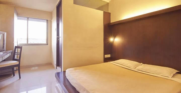 Hotel Mourya Residency Thane Eksteriør bilde